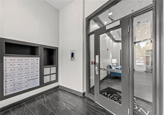 Photo 3 of Sale Pending at 10511 Mission Rd #302, Leawood, KS 66206 | MLS# 2637903 | Listing updated on 2026-10-06