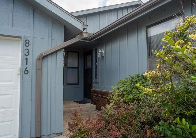 2nd image of 8316 N Virginia Ave, Kansas City, MO 64118 | MLS# 2637905