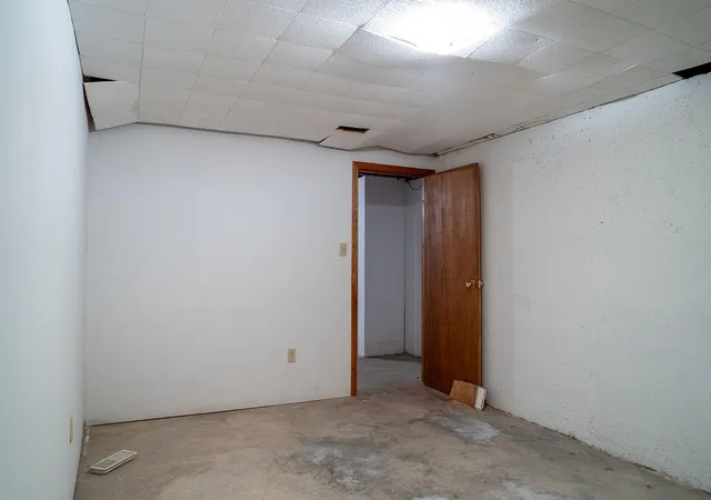 Listing Photo 2 - Condo for sale in building located at 8316 N Virginia Ave, Kansas City, MO 64118 - Unit #