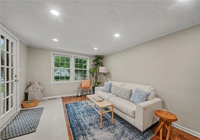 Photo 4 of Single family home for sale at 7826 Summit St, Kansas City, MO 64114 | MLS# 2637907 | Listing updated on 2026-10-02