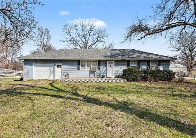 2nd image of 529 N 5 St, La Cygne, KS 66040 | MLS# 2637912