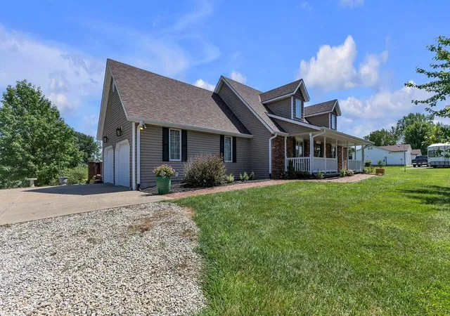 Photo 3 of Single family home for sale at 11801 County Rd 162, Savannah, MO 64485 | MLS# 2637913 | Listing updated on 2026-09-03