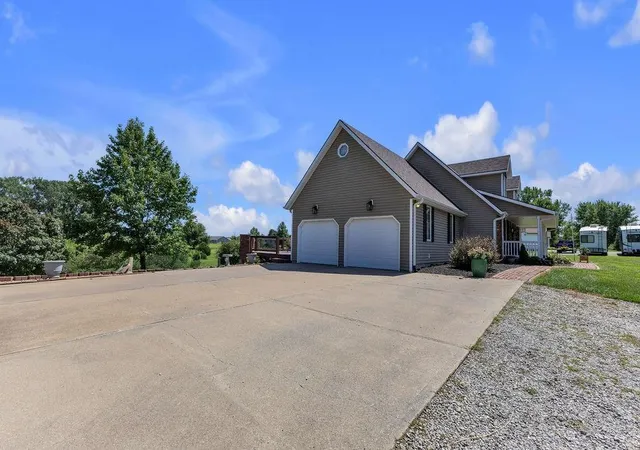 Photo 4 of Single family home for sale at 11801 County Rd 162, Savannah, MO 64485 | MLS# 2637913 | Listing updated on 2026-09-03