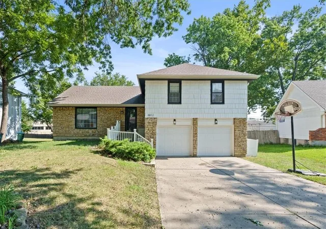 Photo 1 of Single family home for sale at 8812 W 95th Terrace, Overland Park, KS 66212 | MLS# 2637921 | Listing updated on 2026-09-05