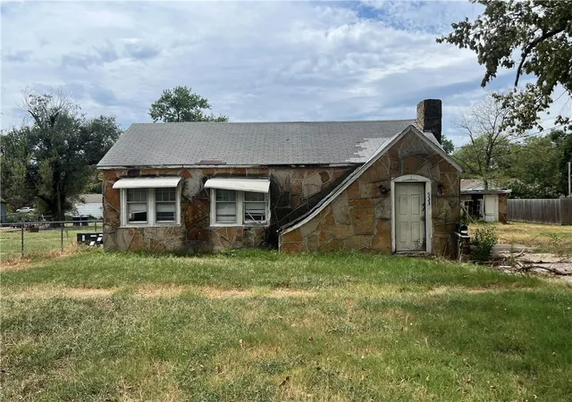 1st image of 533 S Indiana Ave, Columbus, KS 66725 | MLS# 2637922
