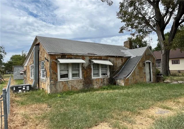 2nd image of 533 S Indiana Ave, Columbus, KS 66725 | MLS# 2637922