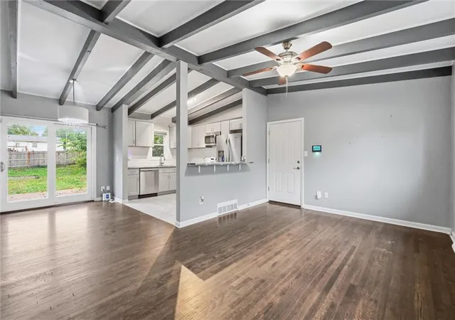 Photo 4 of Single family home for sale at 812 W Brown St, Liberty, MO 64068 | MLS# 2637930 | Listing updated on 2026-10-17