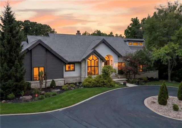 1st image of 3805 W 123rd St, Leawood, KS 66209 | MLS# 2637940