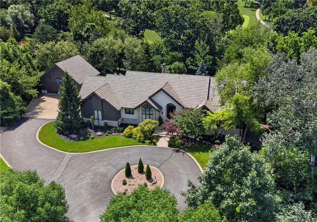 2nd image of 3805 W 123rd St, Leawood, KS 66209 | MLS# 2637940