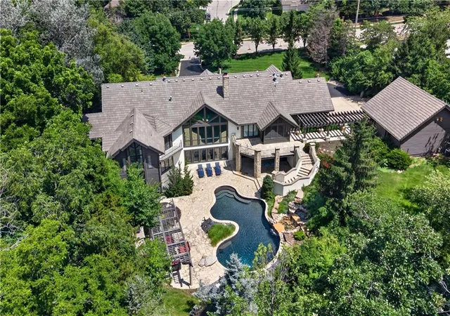 image of 3805 W 123rd St, Leawood, KS 66209 | MLS# 2637940
