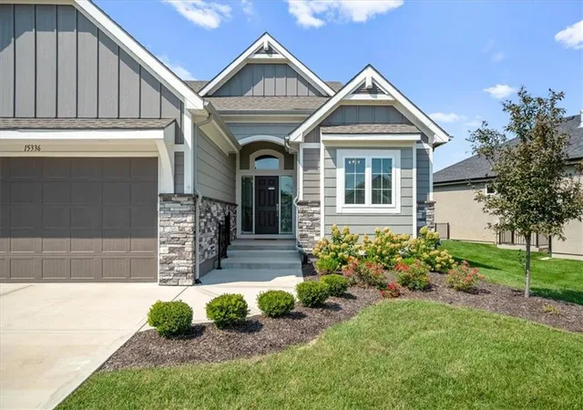 3rd image of 15336 W 173Rd Ter, Olathe, KS 66062 | MLS# 2637946