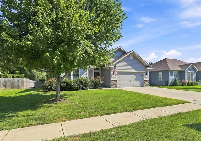 Photo 3 of Sale Pending at 308 E Olive St, Raymore, MO 64083 | MLS# 2637948 | Listing updated on 2026-09-02