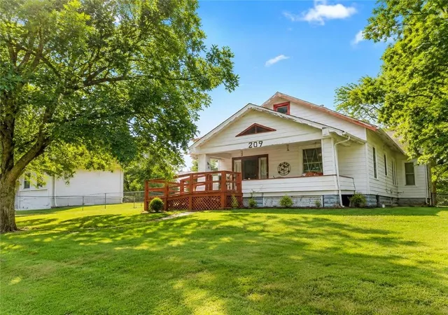 Single family home for sale at 209 Maple St, Lathrop, MO 64465 | MLS# 2637954