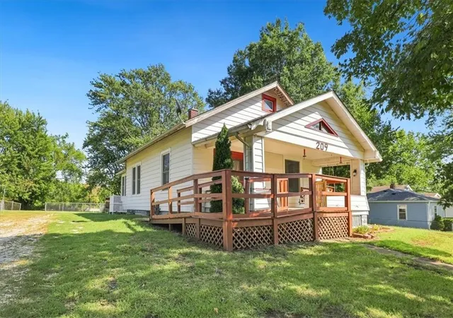 Photo 1 of Single family home for sale at 209 Maple St, Lathrop, MO 64465 | MLS# 2637954 | Listing updated on 2026-10-02