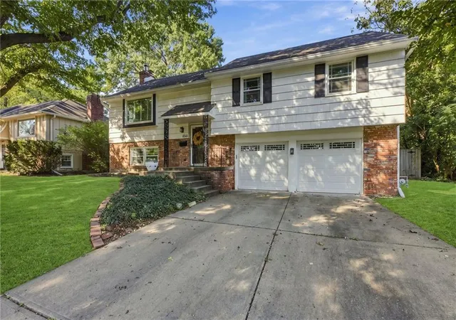 Photo 2 of Single family home for sale at 6624 Marty St, Mission, KS 66202 | MLS# 2637956 | Listing updated on 2026-09-19
