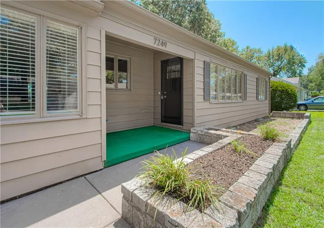 3rd image of 7249 Marty St, Overland Park, KS 66204 | MLS# 2637960