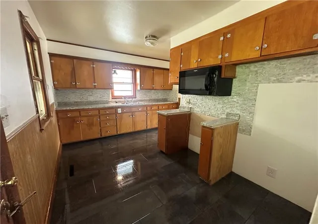 Photo 3 of Single family home for sale at 1906 S 22nd Street, St Joseph, MO 64507 | MLS# 2637964 | Listing updated on 2026-08-25