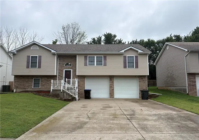 1st image of 1412 Hamilton St, Warrensburg, MO 64093 | MLS# 2637966