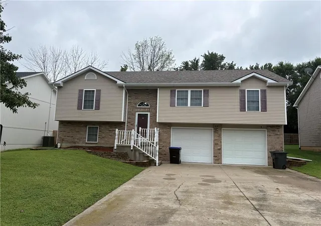 Photo 1 of Single family home for sale at 1412 Hamilton St, Warrensburg, MO 64093 | MLS# 2637966 | Listing updated on 2026-08-28