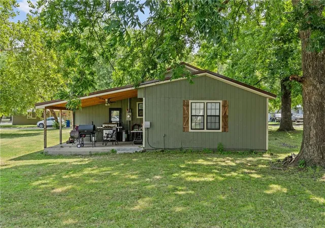 4th image of 509 N State St, Caney, KS 67333 | MLS# 2637967
