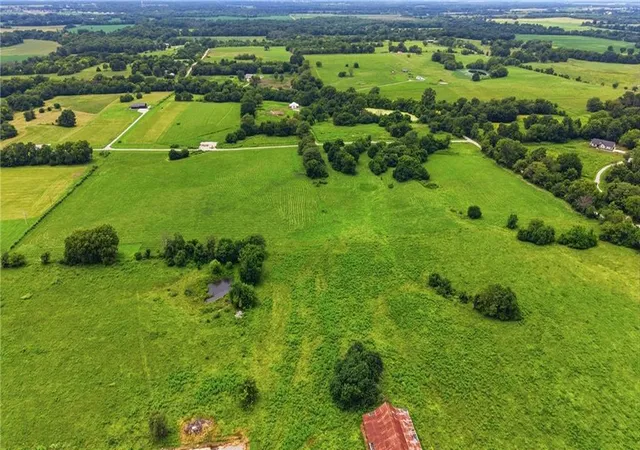 2nd image of 401 N Scott Ave, Belton, MO 64012 | MLS# 2637968