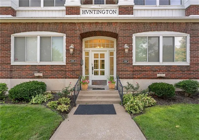 1st image of 4506 Jc Nichols Pkwy #3N, Kansas City, MO 64111 | MLS# 2637971