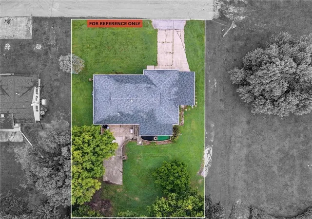 Photo 2 of Sale Pending at 1412 N Main St, Carrollton, MO 64633 | MLS# 2637973 | Listing updated on 2026-08-30
