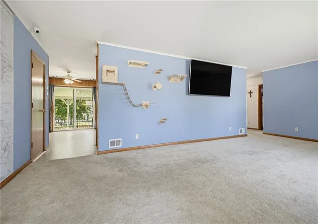 Photo 5 of Sale Pending at 1412 N Main St, Carrollton, MO 64633 | MLS# 2637973 | Listing updated on 2026-08-30