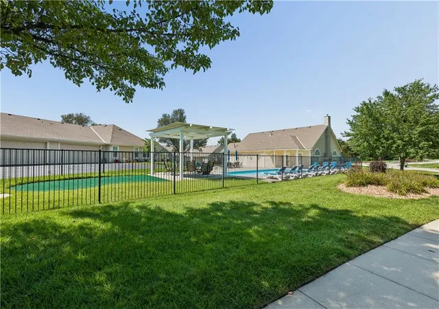 24th image of 931 Ne Devon Dr, Lee's Summit, MO 64064 | MLS# 2637980