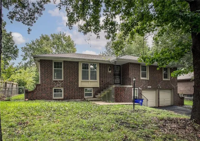 1st image of 12837 Sycamore Ave, Grandview, MO 64030 | MLS# 2637982