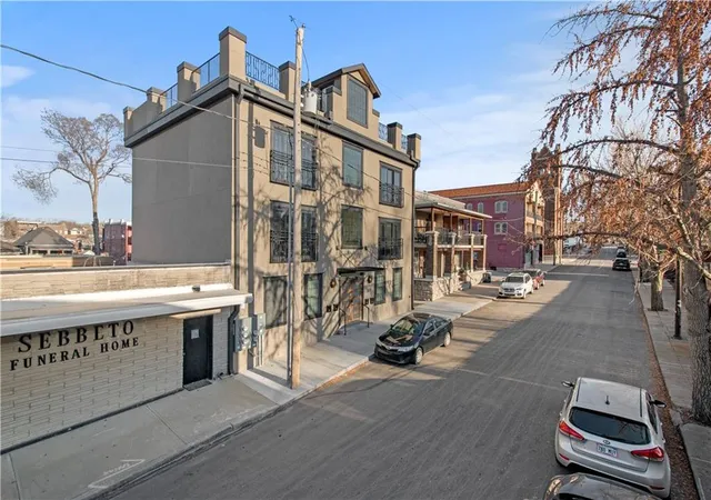 Photo 1 of Multi family home for sale at 511 Campbell St, Kansas City, MO 64106 | MLS# 2637984 | Listing updated on 2026-09-19