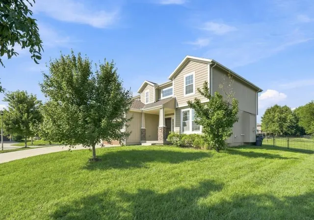 3rd image of 2298 W Hazelwood St, Olathe, KS 66061 | MLS# 2637986