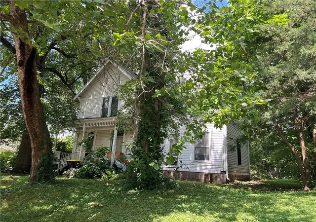 2nd image of 1207 W Chestnut St, Savannah, MO 64485 | MLS# 2637989