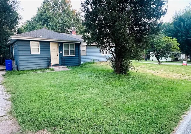 2nd image of 509 Se Browning Ave, Lees Summit, MO 64063 | MLS# 2637999