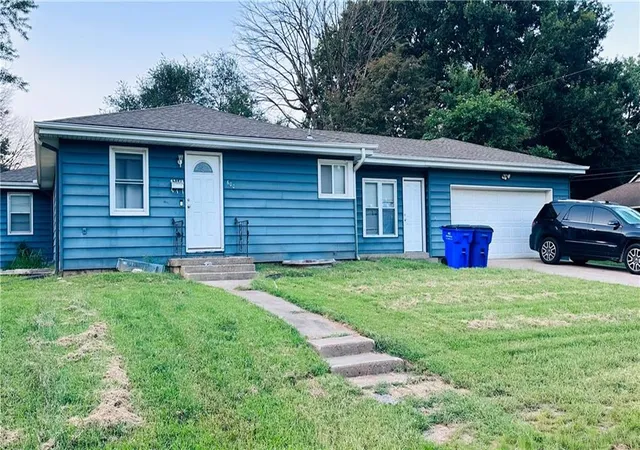 Photo 3 of Multi family home for sale at 509 Se Browning Ave, Lees Summit, MO 64063 | MLS# 2637999 | Listing updated on 2026-09-02