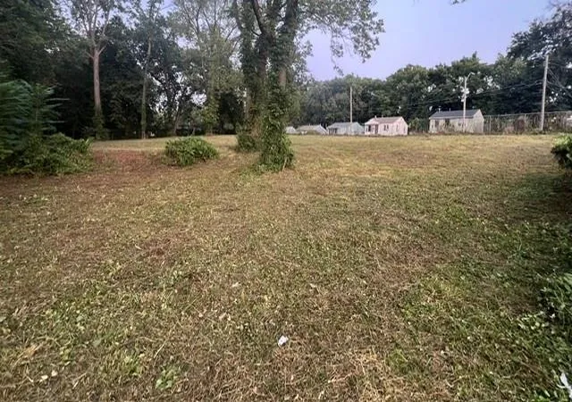 2nd image of 4204 E 54th St, Kansas City, MO 64130 | MLS# 2638000