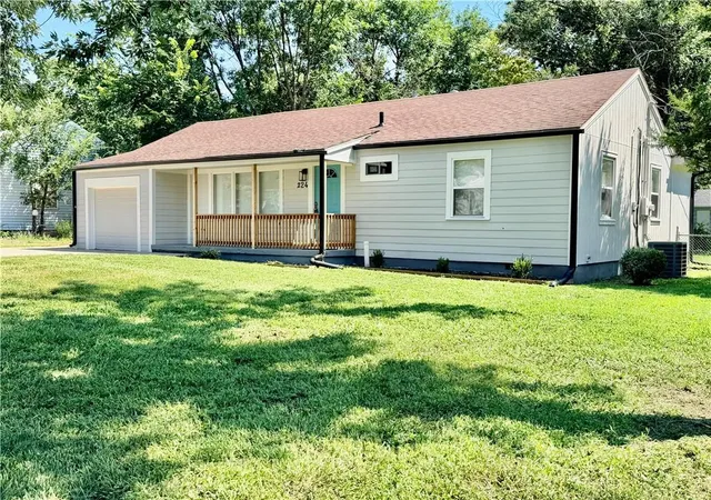 1st image of 224 S Central St, Olathe, KS 66061 | MLS# 2638005