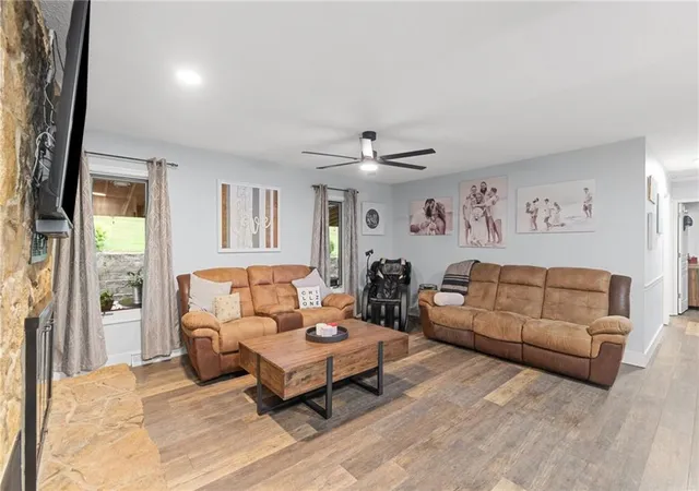 5th image of 1006 Garner St, Richmond, MO 64085 | MLS# 2638009