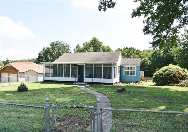 Photo 1 of Single family home for sale at 3715 N River Blvd, Independence, MO 64050 | MLS# 2638013 | Listing updated on 2026-09-13
