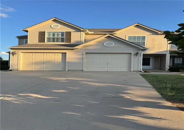 Photo 1 of Townhouse for sale at 5402 N Fairmount Ave, Kansas City, MO 64118 | MLS# 2638018 | Listing updated on 2026-08-30