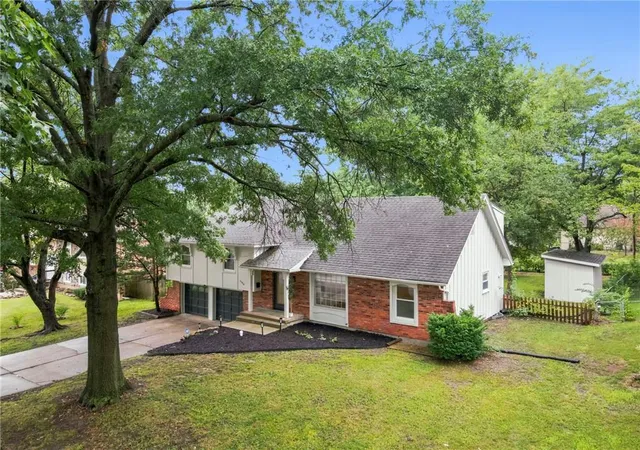 1st image of 12918 Sycamore Ave, Grandview, MO 64030 | MLS# 2638019