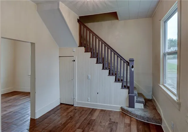 Photo 2 of Single family home for sale at 931 Kickapoo St, Leavenworth, KS 66048 | MLS# 2638024 | Listing updated on 2026-10-20