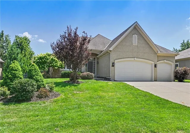 1st image of 24111 W 121st St, Olathe, KS 66061 | MLS# 2638025