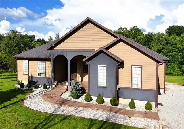 Photo 2 of Single family home for sale at 23500 Hope Ln, Sedalia, MO 65301 | MLS# 2638026 | Listing updated on 2026-10-07