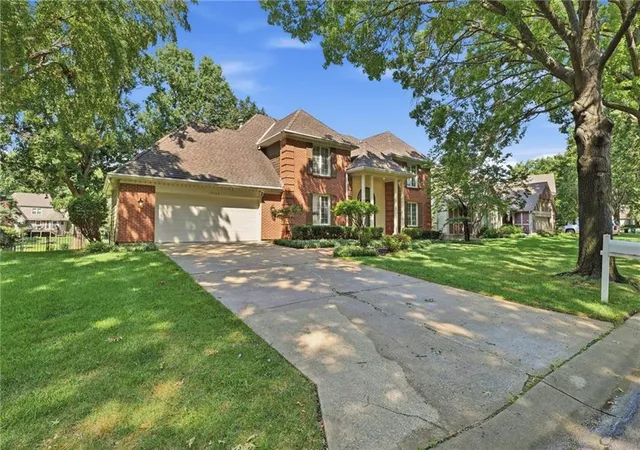 2nd image of 10164 Mackey St, Overland Park, KS 66212 | MLS# 2638029