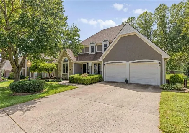Photo 2 of Single family home for sale at 6728 N Quincy Cir, Kansas City, MO 64119 | MLS# 2638035 | Listing updated on 2026-09-02
