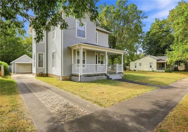 3rd image of 320 S Holbrook St, Fort Scott, KS 66701 | MLS# 2638037
