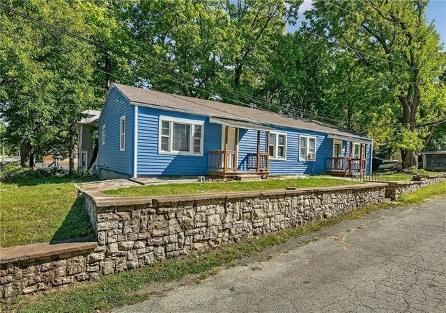 Multi family home for sale at 1003-1005 W College St, Independence, MO 64050 | MLS# 2638041