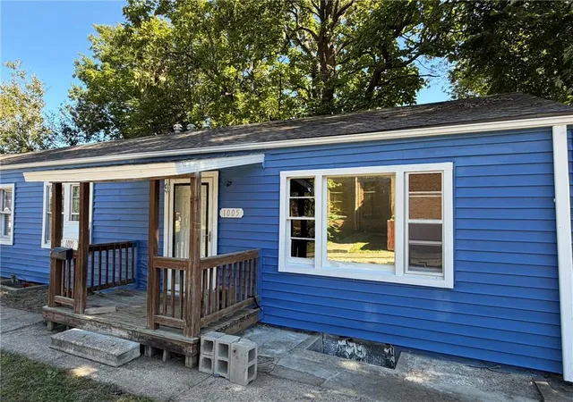 Photo 3 of Multi family home for sale at 1003 1005 W College St, Independence, MO 64050 | MLS# 2638041 | Listing updated on 2026-10-05
