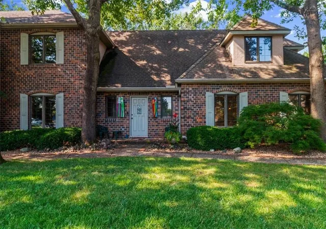 1st image of 4900 Whitney Dr, Independence, MO 64055 | MLS# 2638045